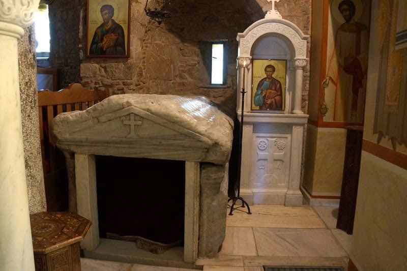 Άλλο ένα που δεν μας δίδαξαν… Ο τάφος του Ευαγγελιστή Λουκά στη Θήβα